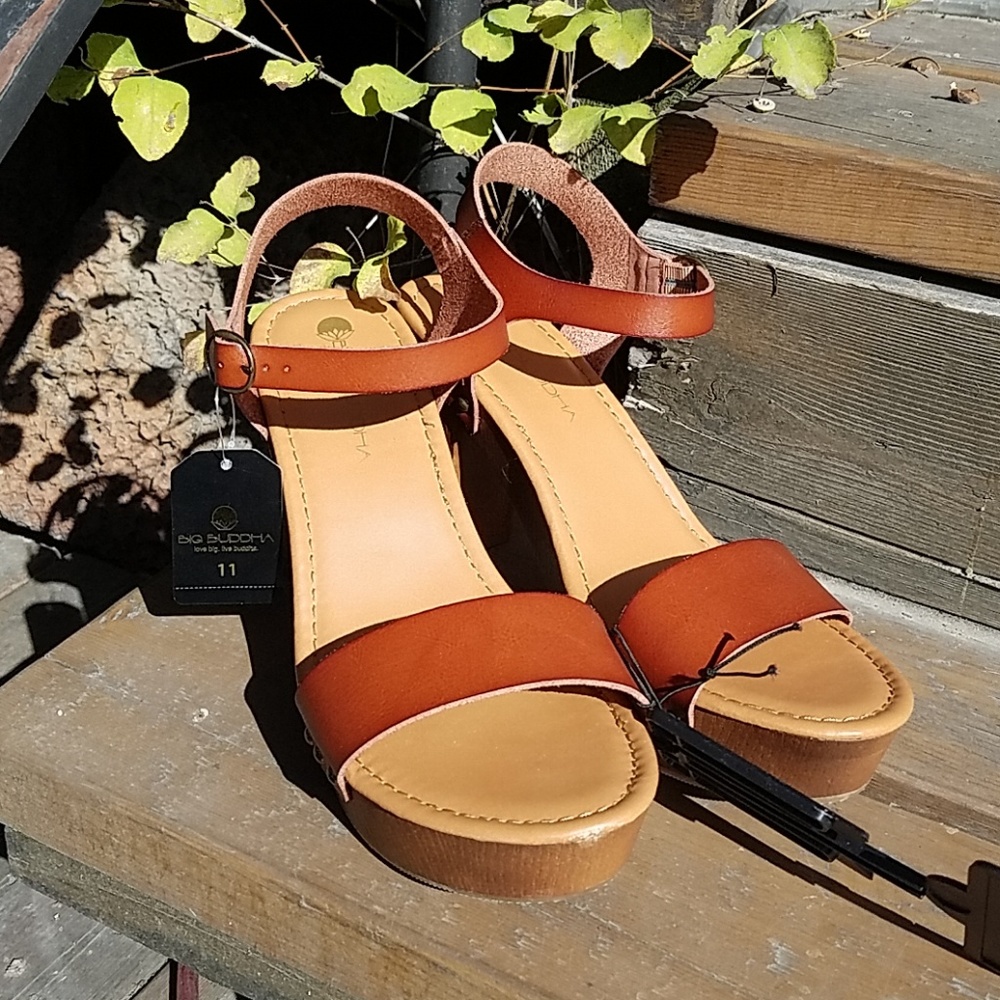 NWT Big Buddha size 11 sandal heels